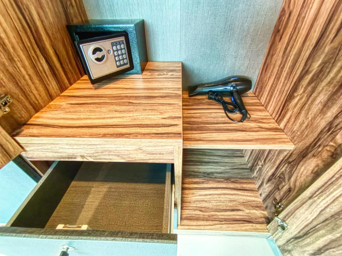 Sailor Hotel Патая Екстериор снимка