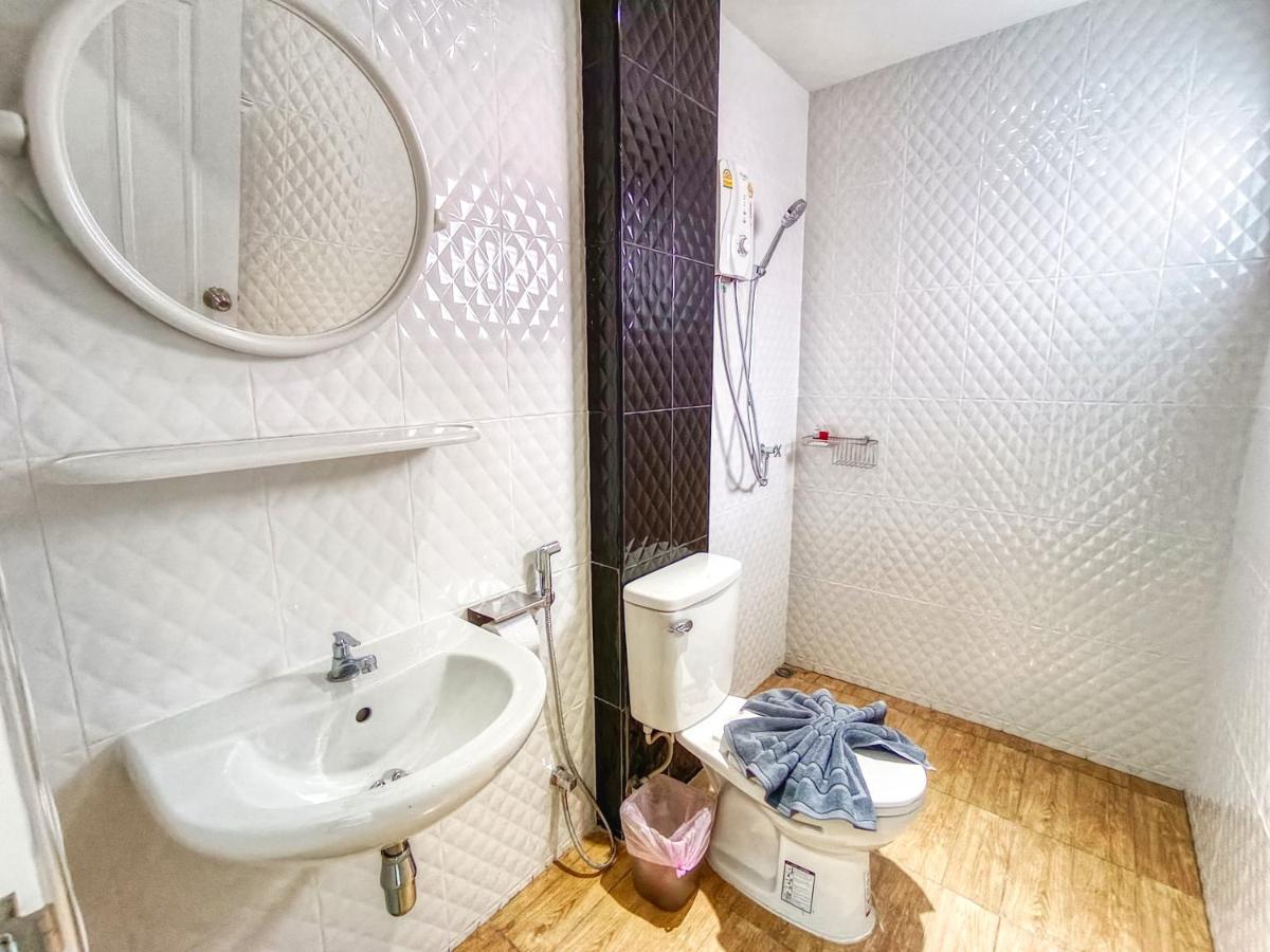 Sailor Hotel Патая Екстериор снимка