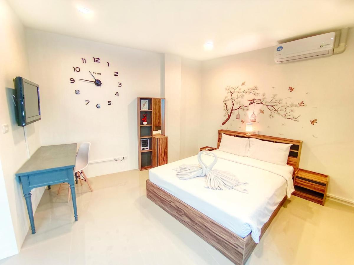 Sailor Hotel Патая Екстериор снимка