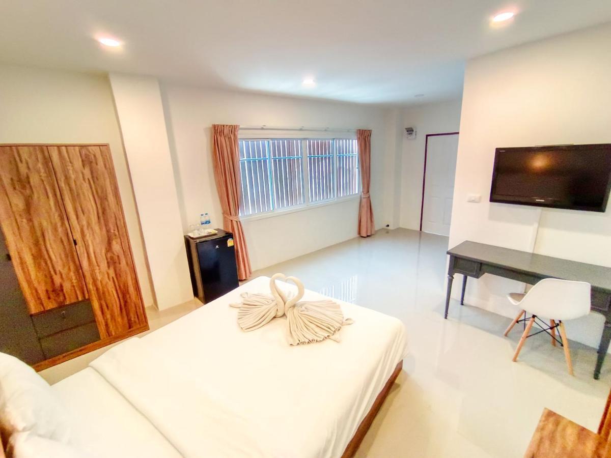Sailor Hotel Патая Екстериор снимка