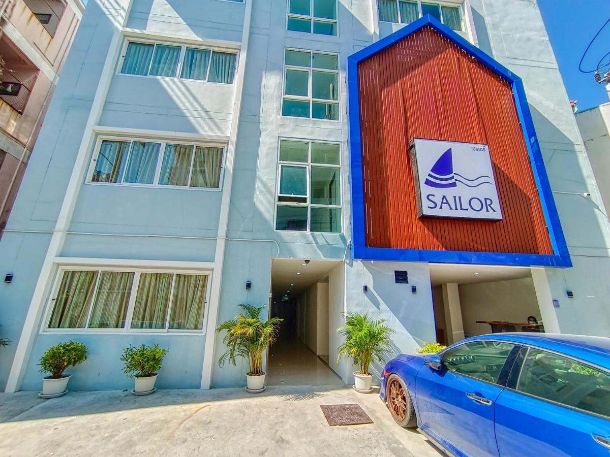Sailor Hotel Патая Екстериор снимка