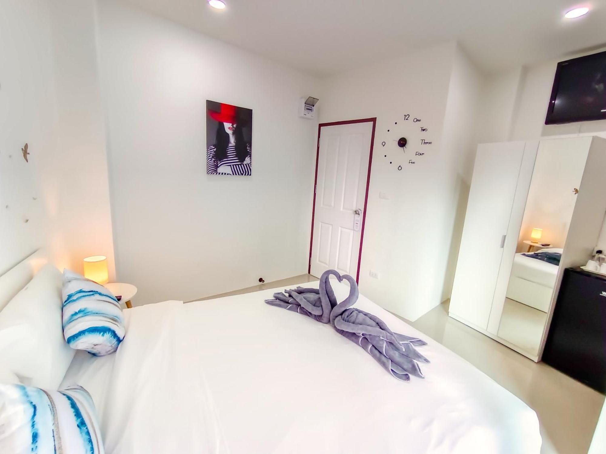 Sailor Hotel Патая Стая снимка